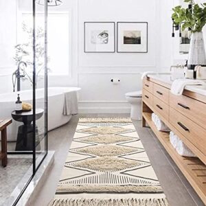 LEEVAN Boho Runner Rug 2.3'x5.3 Tufted Geometric Farmhouse Hallway Rugs with Tassels Washable Woven Tribal Diamond Throw Accent Rug Doormat for Kitchen Sink/Living Room/Bedroom