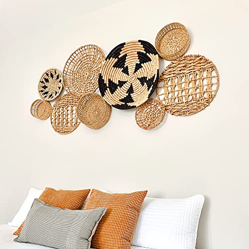 Artera Wicker Wall Basket Decor - Hanging Woven Seagrass Flat Baskets, Round Boho Wall Basket Decor for Living Room or Bedroom, Unique Wall Art, Set of 3, 23" to 13.5". (Style 2)