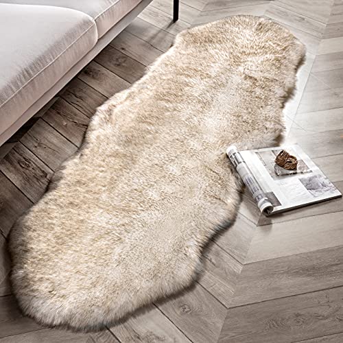 Phantoscope Faux Fur Rug, Fluffy Soft Faux Fox Fur Area Rugs for Bedroom Livingroom Kids Room Decor,Shaggy Fur Rugs Anti-Skid, White Brown, 2 x 6 Feet