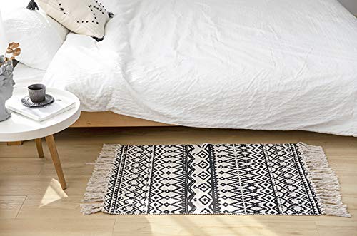 Nicunom 2 Piece Boho Bathroom Rug, 2'x4.2'+2'x3' Geometric Bath Mat, Woven Cotton Rug with Tassels Farmhouse Runner Rugs Machine Washable Boho Carpet for Living Room Kitchen Floor Laundry Room