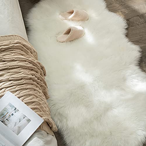 MIULEE Luxury Super Soft Fluffy Area Rug Faux Fur Sheepskin Rug Decorative Plush Shaggy Carpet for Christmas Decor Bedside Sofa Floor Nursery 3 x 5 Feet, White