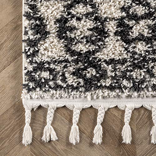 nuLOOM Cassia Moroccan Diamond Shaggy Tassel Area Rug, 8' x 10', Off-white