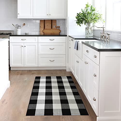 KILOCOCO Buffalo Plaid Rug 27.5x43 Inches Black and White Outdoor Rugs Cotton Hand-Woven Washable Indoor Buffalo Check Rug Layered Doormats for Front Door/Front Porch/Farmhouse/Entryway/Patio…