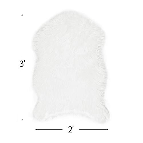 ITSOFT Premium Soft Faux Fur Area Rug for Bedroom, Living Room, Chair Couch Cover, Bedside Plush Carpet Floor Mat, 2 x 3 Feet Sheepskin Shape, White