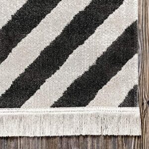 nuLOOM Rayne Diamond Fringe Indoor/Outdoor Area Rug, 8' x 10', Black