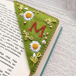 lifemaison personalized hand embroidered corner bookmark,felt triangle page stitched corner handmade bookmark,unique cute flower letter embroidery bookmarks accessories for book lovers