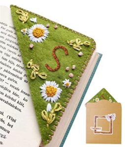 26 letters personalized hand embroidered corner bookmark,felt triangle page stitched corner handmade bookmark,unique cute flower letter embroidery bookmarks accessories for book lovers