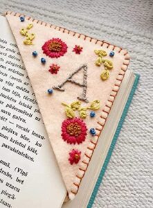 personalized hand embroidered corner bookmark – hand stitched felt corner letter bookmark, felt triangle bookmark, cute flower letter embroidery bookmark for book lovers (r, fall)