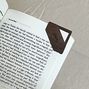 handmade walnut wooden corner bookmark with beautiful design for book lovers – unique gift for teachers, students, men and women (pack of 1) 1.53 * 1.53 inches