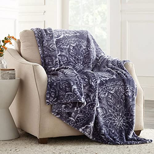 Member's Mark MEMBER'S MARK Lounge Throw, 60'' x 70'' in Halley Medallion