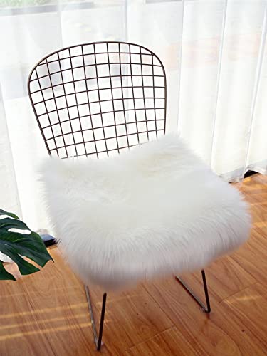 OKAYDA Faux Fur Sheepskin Chair Cover Square Seat Cushion Pad Super Soft Area Rugs for Living Bedroom Sofa (18 * 18in, White)