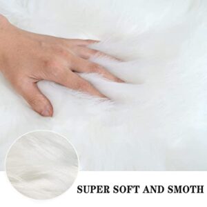 OKAYDA Faux Fur Sheepskin Chair Cover Square Seat Cushion Pad Super Soft Area Rugs for Living Bedroom Sofa (18 * 18in, White)