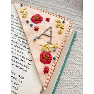 Personalized Hand Embroidered Corner Bookmark for Book Lovers, Hand Stitched Felt Corner Letter Bookmark, Cute Flower Letter Embroidery Felt Triangle Bookmark (Winter)