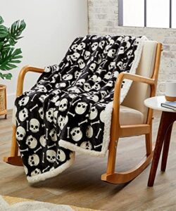 skull & bones by décor&more black sherpa throw – 50″ x 60″