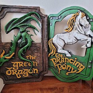 Lord of The Rings The Prancing Pony and The Green Dragon Pub Signs Set, Funny bar Signs, Pub Bar Home Decorative Wall Sign and Plaques for Front Door Hanging Sign