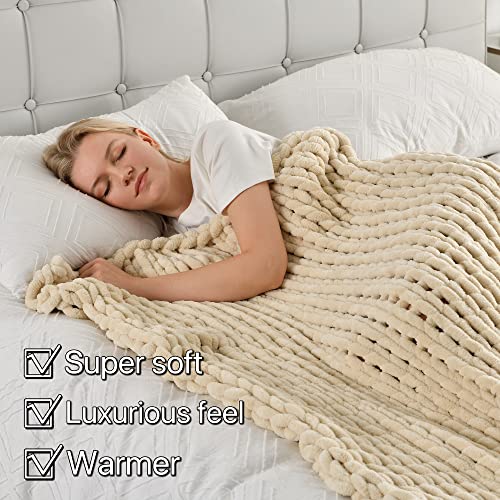 Maetoow Tighter Version Chenille Chunky Knit Blanket Throw （40×50 Inch）, Handmade Warm & Cozy Blanket Couch, Bed, Home Decor, Soft Fleece Banket, Boho Thick Blankets and Giant Yarn Throws，Beige