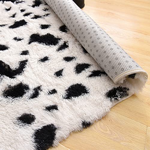 Aimuan Cute Cow Print Rug Fun Faux Cowhide Area Rug Animal Hide Carpet Fun Faux Cowhide Area Rug Nice for Nursery Decorating Kids Room (White-Black, 4x6)