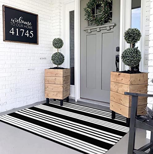 Black and White Outdoor Rug 3' x 5', Washable Rugs Front Door Mat Cotton Woven Kitchen Rug Entryway Rug Indoor/Outdoor Rugs Layered Doormats for Front Porch/Farmhouse/Patio