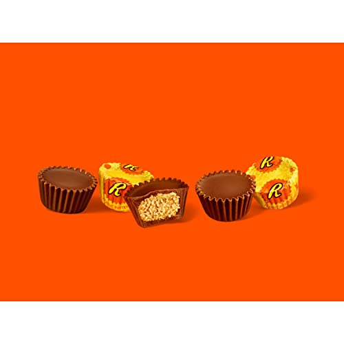 REESE'S Miniatures Milk Chocolate and Peanut Butter Bite Size, Gluten Free, Individually Wrapped Cups Candy Bulk Party Pack, 35.6 oz