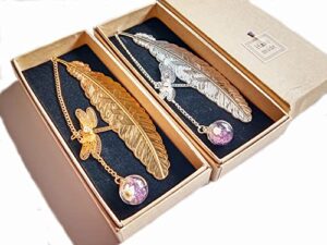 2pcs vintage metal feather bookmarks with dragonfly pendant,student reading page markers,graduation teacher appreciation thanksgiving birthday pretty gift for women girl kids readers(purple diamond）