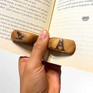 Moiitee Handcrafted Book Page Holder - Walnut Thumb Bookmark - Gift for Book Lovers, Bookworms, Gifts for Readers and Book Enthusiasts