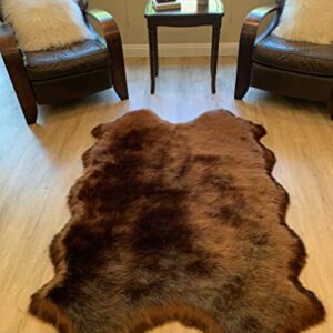 LAMBZY Faux Sheepskin Super Soft Hypoallergenic Silky Shag Rug for Living Room, Kids Room, Sofa (Quarto 4 Pelts 4'x6', Brown)