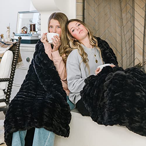 Minky Designs Minky Blankets | Chic Level Comfort | Ideal for Adults, Kids, Teens | Super Soft, Warm & Cozy