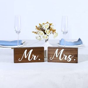 BAYSBAI Mr and Mrs Sign, Mr & Mrs Sign for Wedding Table, Freestanding Wooden Wedding Wooden Letters, Home, Anniversary, Wedding, Valentine’s Day Decoration, Bridal Shower or Engagement Gift