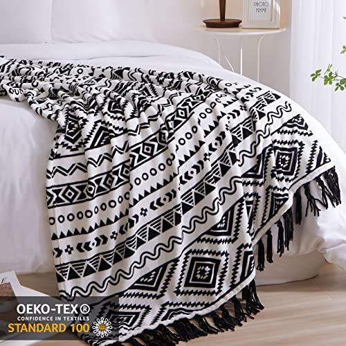 CASAAGUSTO Boho Throw Blanket - Black and White Decorative Blankets with Tassel, Printed Flannel Bohemian Throw Blanket for Chair, Bed, Sofa, Couch(50 * 60, Black and White)