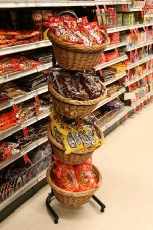 Mobile Merchandisers K1430-4B-MB 4-Tier 4 Round Willow Basket Display with Sign Frame and Sign Clips