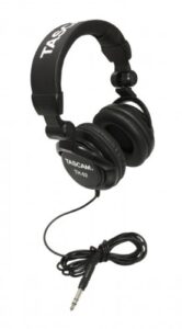 tascam th-02 closed back studio headphones, black