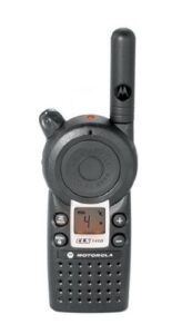 motorola solutions professional cls1410 5-mile 4-channel uhf two-way radio