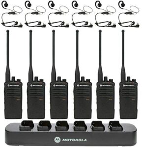 6 pack of motorola rdu4100 radios with 6 push to talk (ptt) earpieces and a 6-bank radio charger