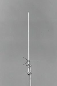 comet original gp-1 146/446 mhz dual band heavy-duty fiberglass vertical base antenna – 4′ 2″, so-239 connector