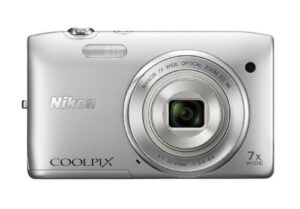 nikon coolpix s3500 20.1 mp digital camera with 7x zoom (silver) (old model)