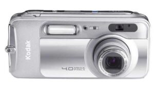 kodak easyshare ls743 4 mp digital camera with 2.8xoptical zoom