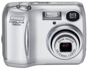 nikon coolpix 3200 3.2mp digital camera with 3x optical zoom (old model)