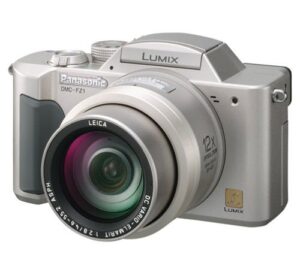 panasonic lumix dmc-fz1s 2 mp digital camera w/12x optical zoom (silver)