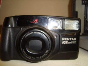 vintage pentax iqzoom 900 camera