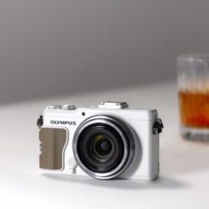 Olympus XZ-2 Digital Camera (White) - International Version (No Warranty)