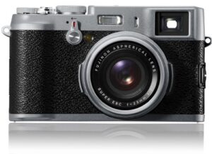 fujifilm finepix x100 aps-c cmos exr digital camera with 23mm fujinon lens and 2.8-inch lcd – international version (no warranty)