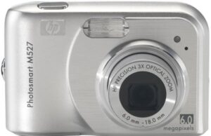 hp photosmart m527 6mp digital camera with 3x optical zoom and hp photosmart 6220 digital camera dock