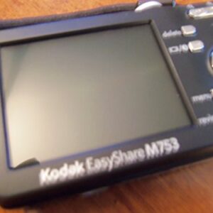 Kodak Easyshare M753 7 MP Digital Camera with 3xOptical Zoom (Black)