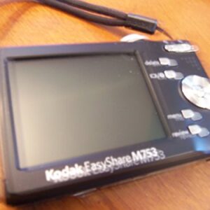 Kodak Easyshare M753 7 MP Digital Camera with 3xOptical Zoom (Black)