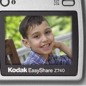 Kodak Easyshare Z740 5 MP Digital Camera with 10xOptical Zoom (OLD MODEL)