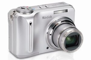 kodak easyshare c875 8 mp digital camera with 5xoptical zoom (old model)