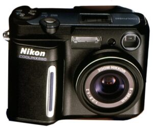 nikon coolpix 880 3.2mp digital camera w/ 2.5x optical zoom