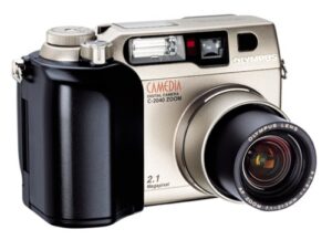 olympus c-2040 2.11mp digital camera w/ 3x optical zoom