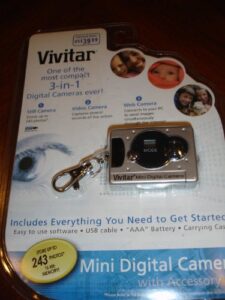 vivitar mini digital camera with accessory kit