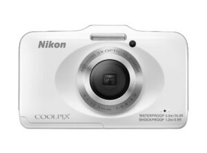 nikon coolpix s31 10.1 mp waterproof digital camera with 720p hd video (white) (old model)